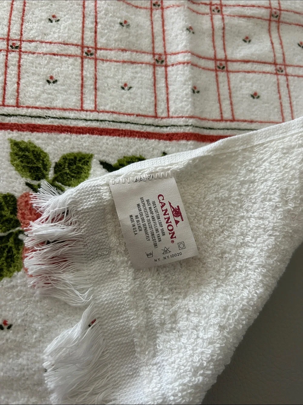 Vntg Kitchen Fruit Print Fringe Tea Towel - White with Yellow & Pink Fruits
